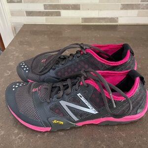 New Balance Womens WT20 Minimus Trail Running Shoes Black Pink 8.5